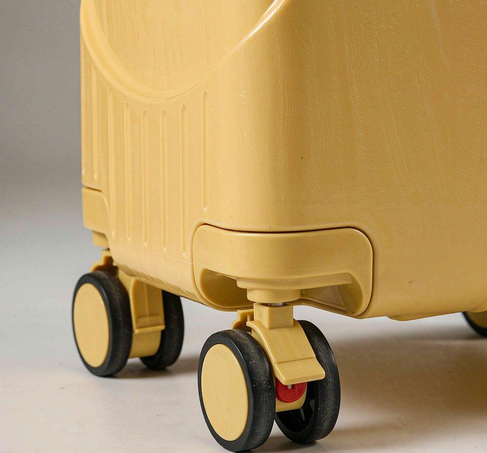 JY902 wheels with brake button close-up